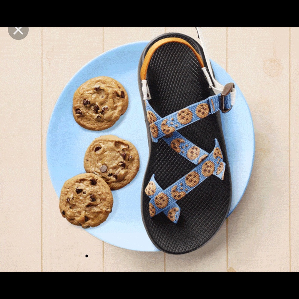 LOOKING FOR cookie print Chacos